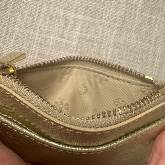 Tory Burch Metallic card case with Key ring - Picture 3 of 3